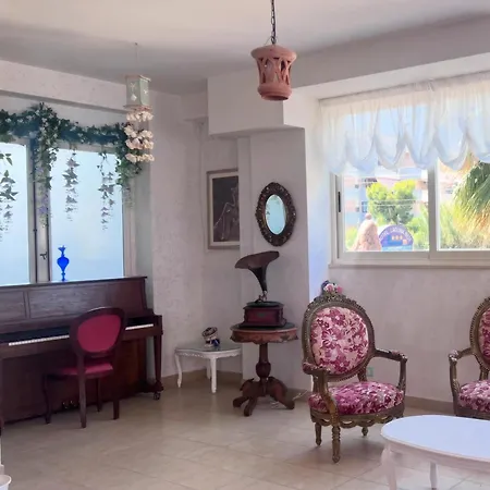 Laguna Roseto Bed & Breakfast